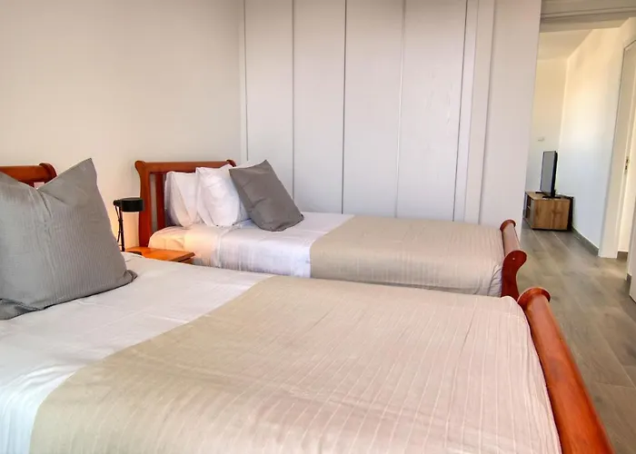 Phaedrus Living Coral Bliss * Larnaca