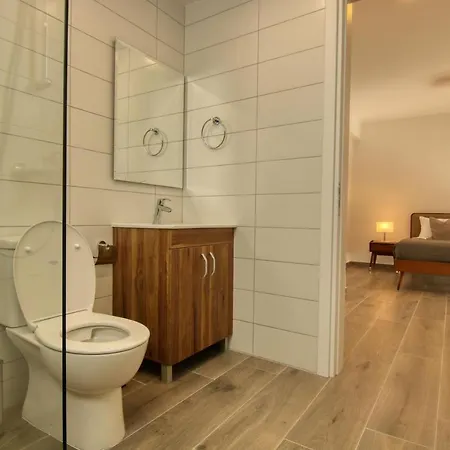 Апартаменты Phaedrus Living Coral Bliss *