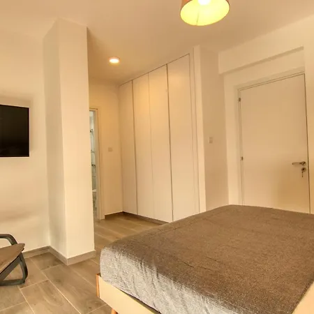 Phaedrus Living Coral Bliss דירה