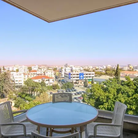 דירה Phaedrus Living Coral Bliss *